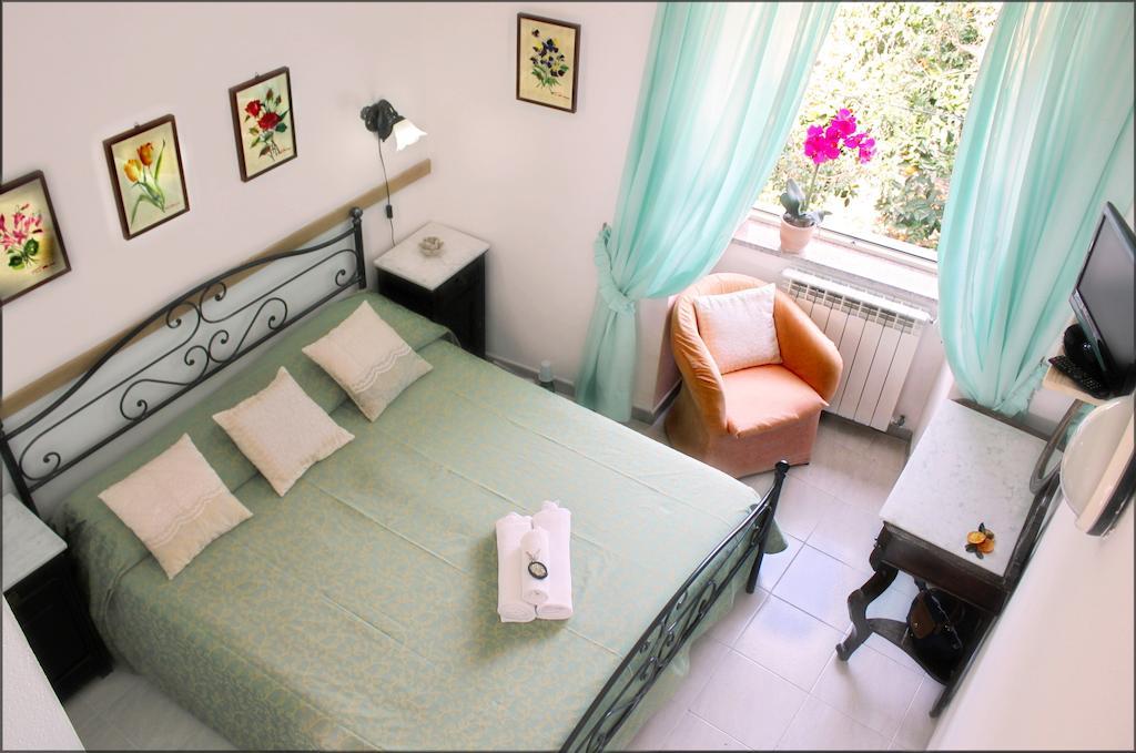 Casa Nicola Hotel 2*